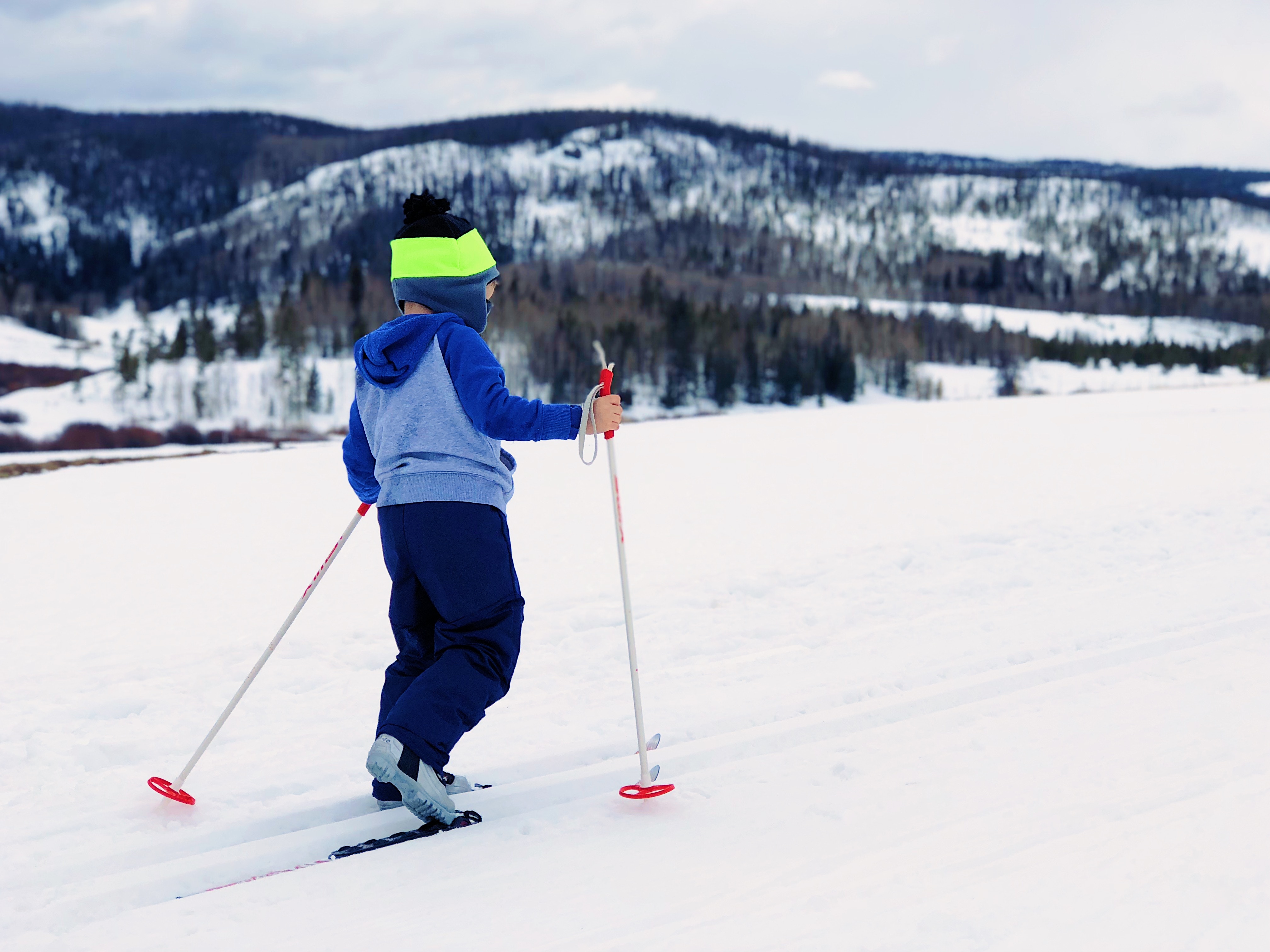 skiing with children